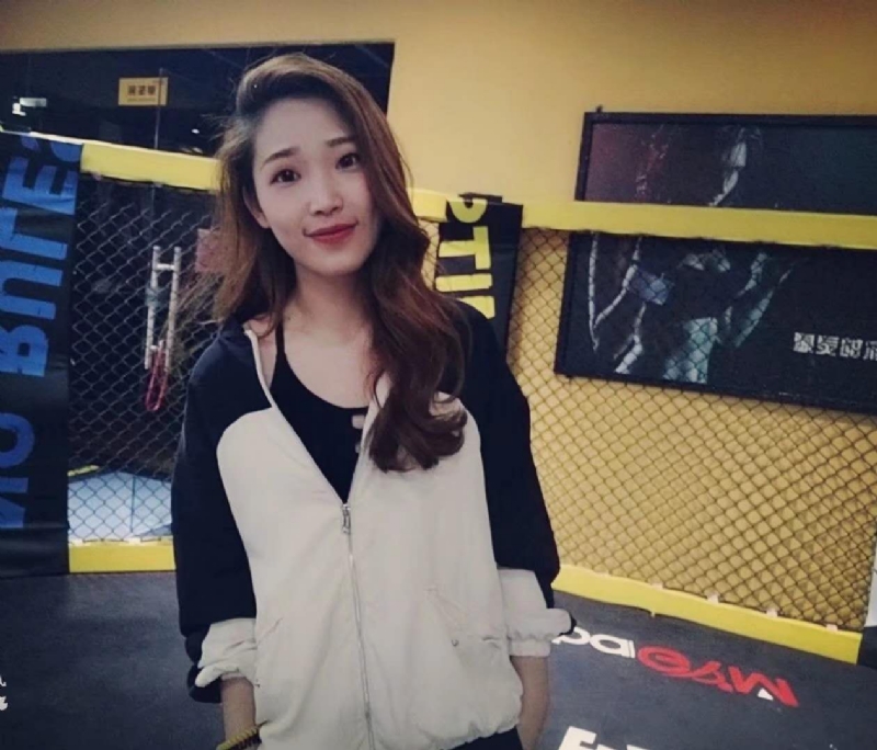 平ling的第三张照片--马尾父母相亲团